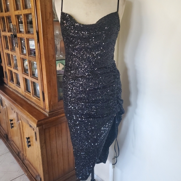 Forever 21 Black Sequin Bodycon Midi Dress - Picture 3 of 10